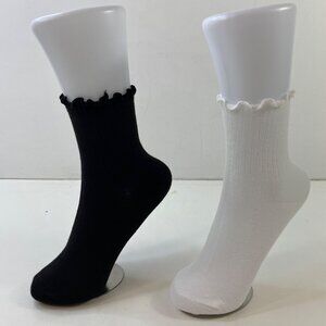 Your Missing Sock Womens Ankle Socks 2 Pack Lettuce Ruffle Edge Black White